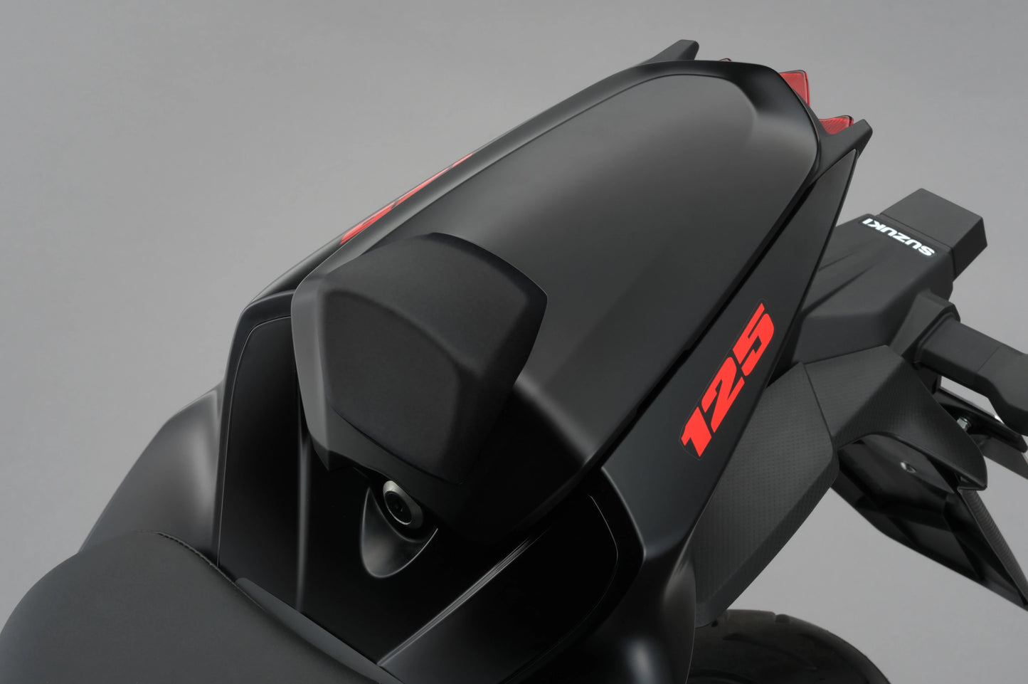 Buddyseat cover GSX-S/R125 Mat zwart