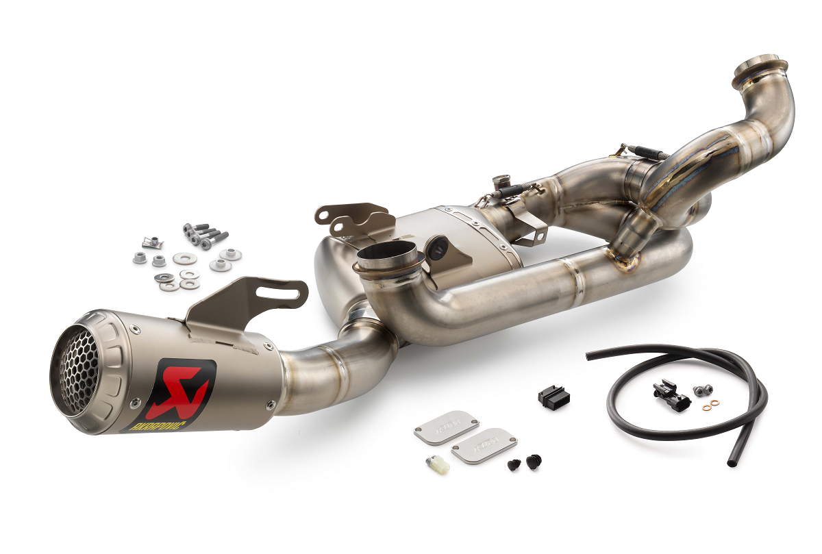 Akrapovič kit "Evolution Line"