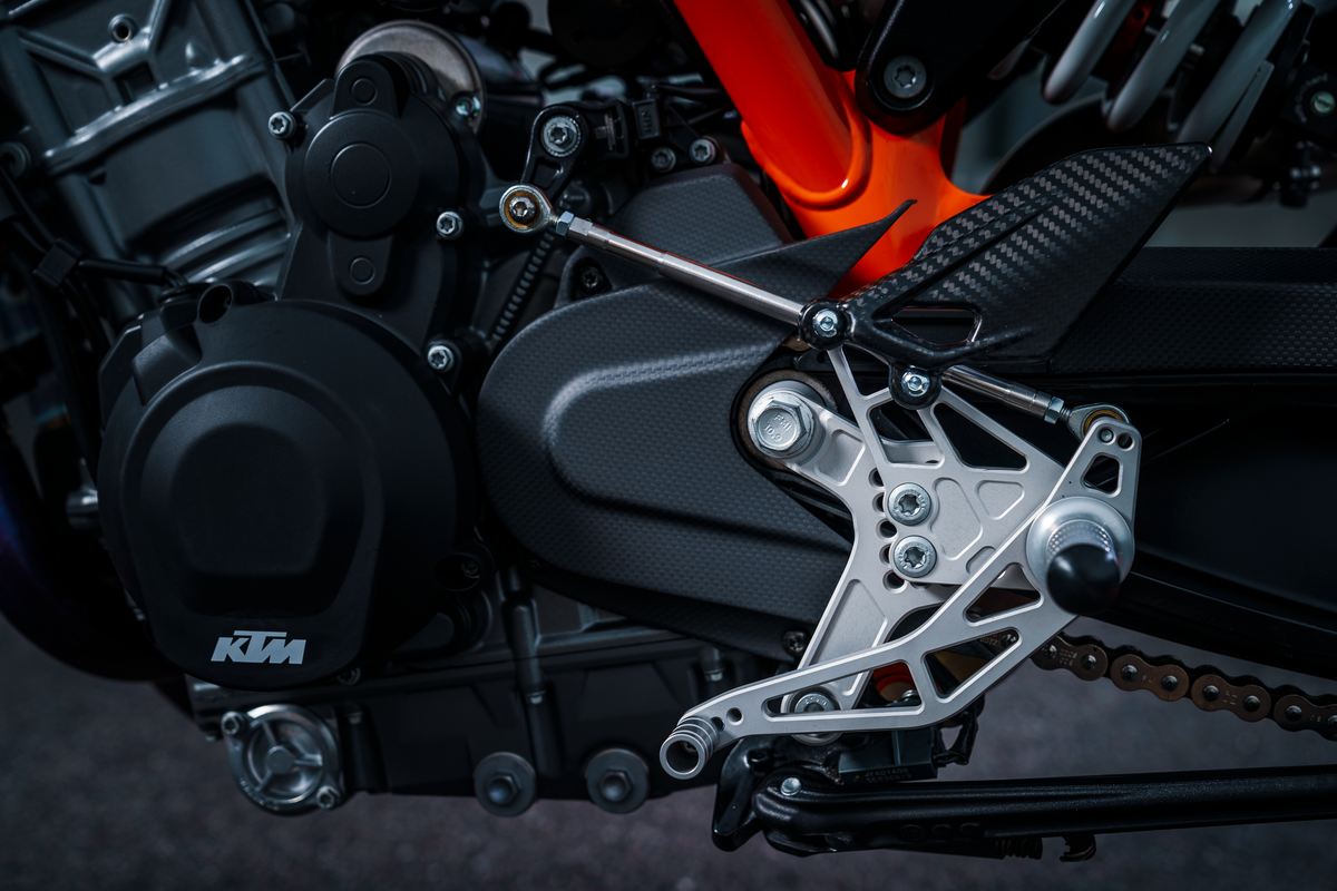 Front sprocket cover — KTM 890 Duke/GP/R/790 Duke 2018-2026